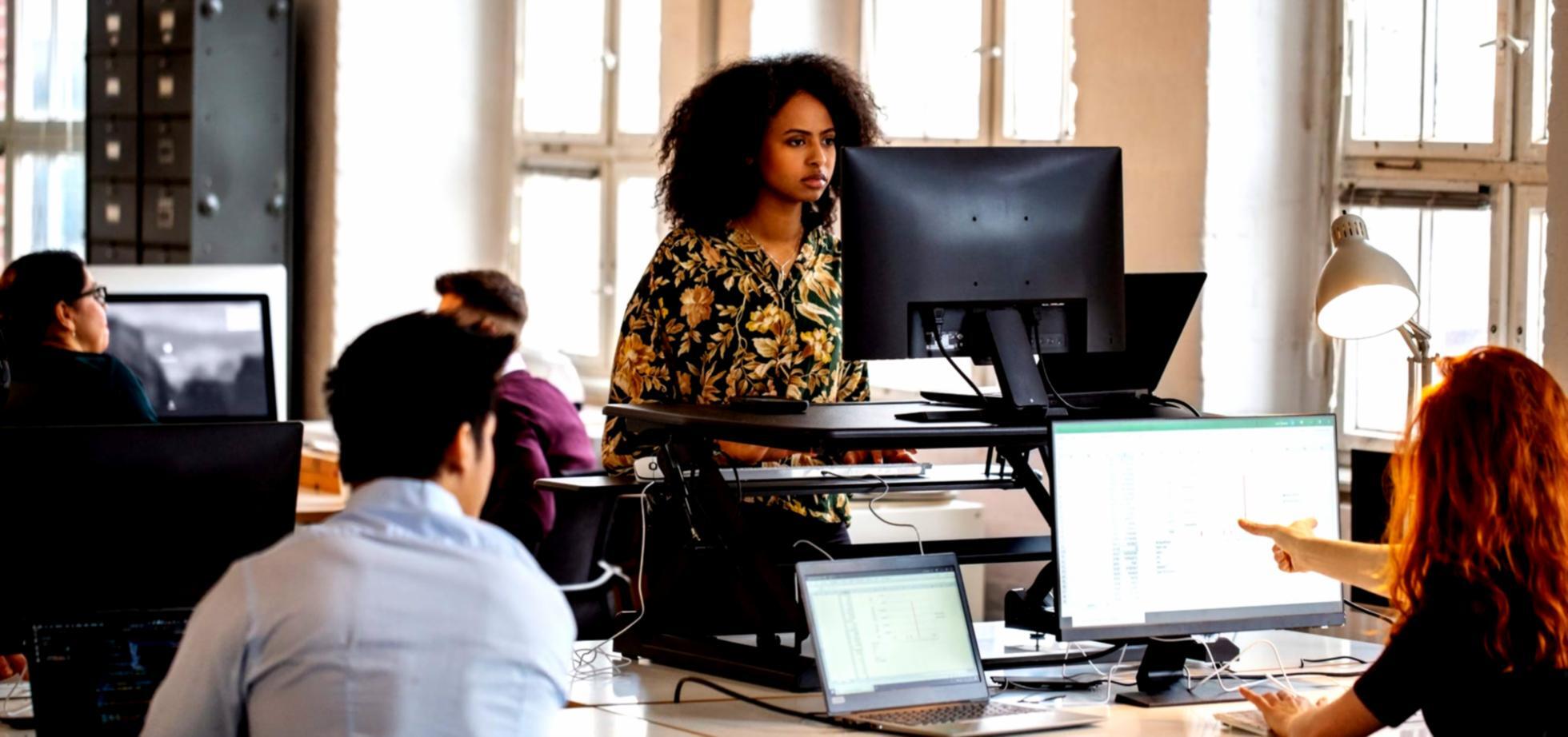 Учасники вебінару працюють над діалогами